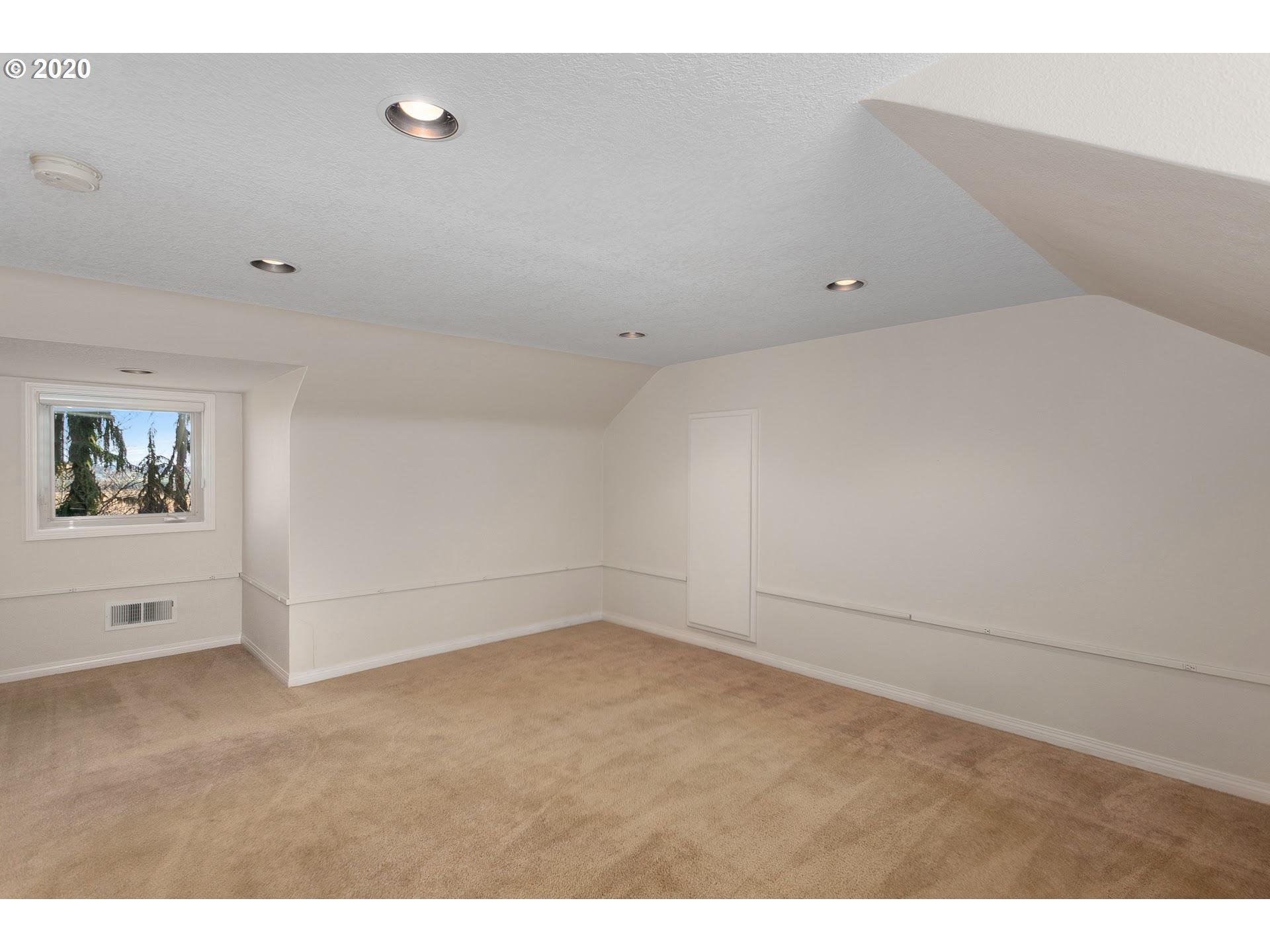 3749 Northwest Thatcher Road Forest Grove, OR 97116 - Photo 18 of 27 Gallery Image 18