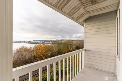 $350,000 | 1055 Peace Portal Drive, Unit 7, Blaine, WA 98230