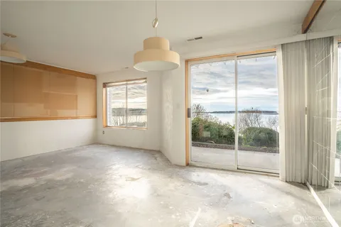 $350,000 | 1055 Peace Portal Drive, Unit 7, Blaine, WA 98230