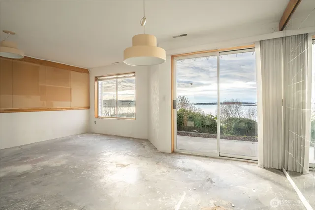 $350,000 | 1055 Peace Portal Drive, Unit 7, Blaine, WA 98230