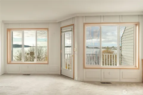 $350,000 | 1055 Peace Portal Drive, Unit 7, Blaine, WA 98230