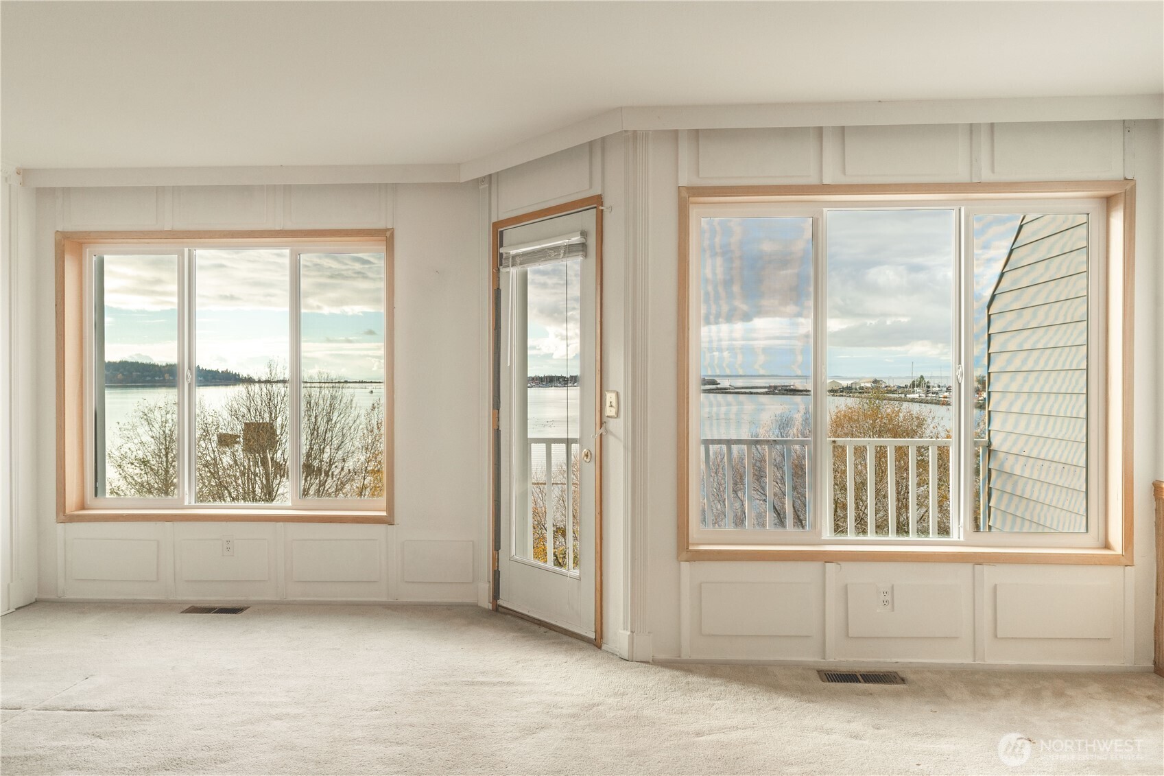 1055 Peace Portal Drive, Unit 7 Blaine, WA 98230 - Photo 4 of 35