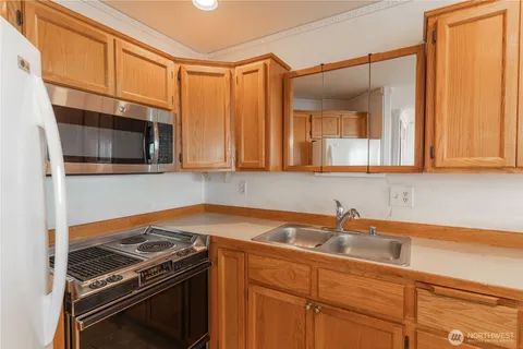 $350,000 | 1055 Peace Portal Drive, Unit 7, Blaine, WA 98230