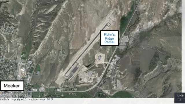 a view of a pathway of a building