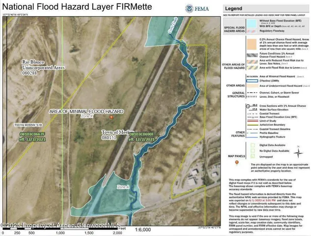 a picture of a bathroom