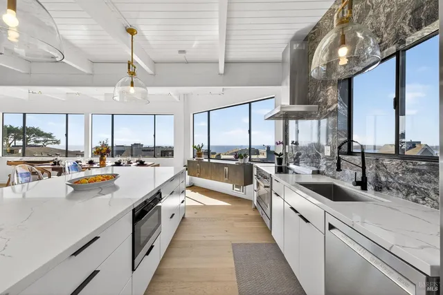 $2,050,000 | 21002 Heron Drive, Bodega Bay, CA 94923