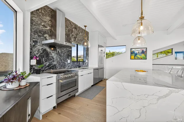 $2,050,000 | 21002 Heron Drive, Bodega Bay, CA 94923