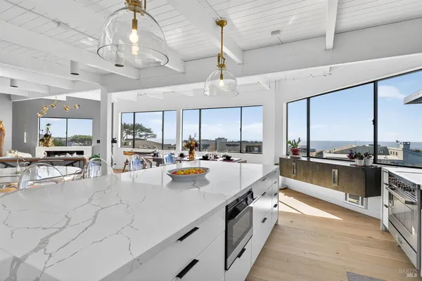 $1,950,000 | 21002 Heron Drive, Bodega Bay, CA 94923