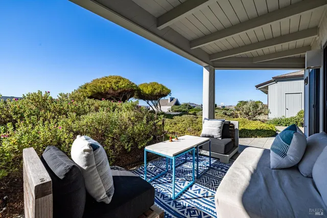 $2,050,000 | 21002 Heron Drive, Bodega Bay, CA 94923