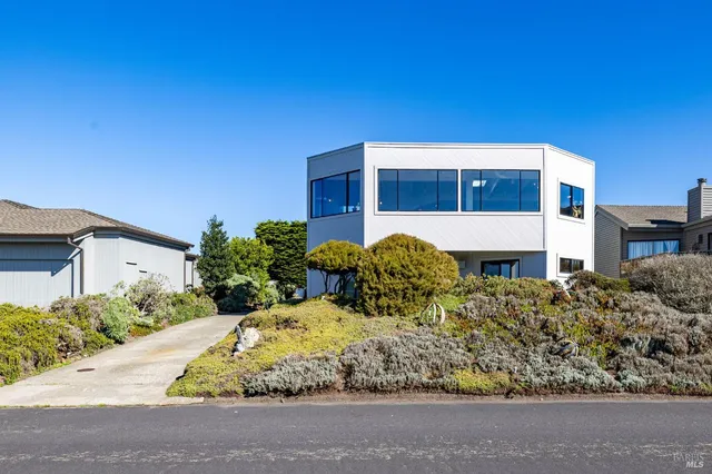 $2,050,000 | 21002 Heron Drive, Bodega Bay, CA 94923