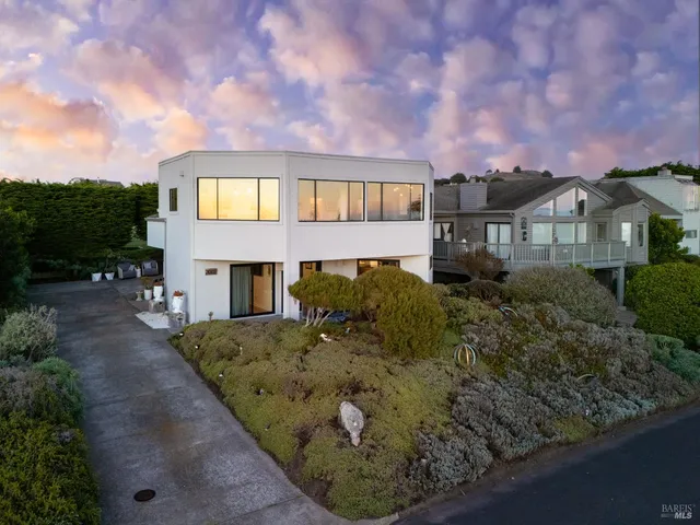 $2,050,000 | 21002 Heron Drive, Bodega Bay, CA 94923