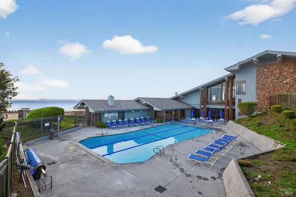 $1,950,000 | 21002 Heron Drive, Bodega Bay, CA 94923