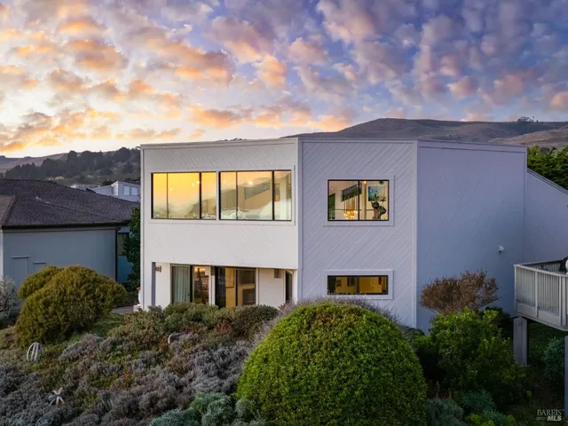 $2,050,000 | 21002 Heron Drive, Bodega Bay, CA 94923