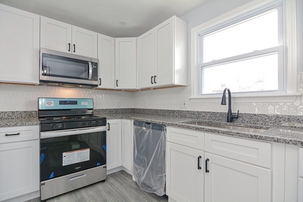 155 Lewiston Street Fall River, MA 02721 - Photo 4 of 41 Gallery Image 4