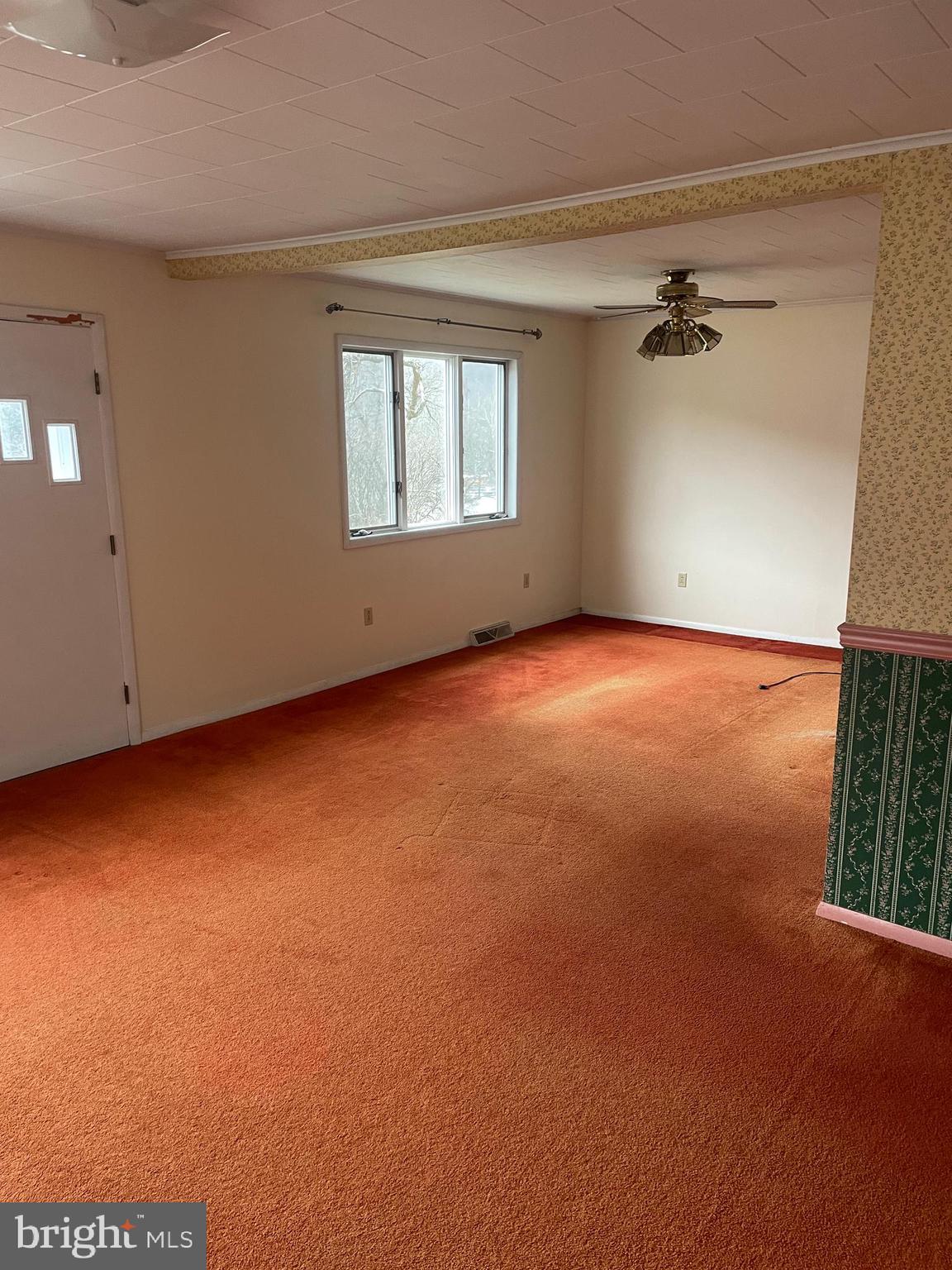 15607 Old Coney Cemetery Road Southwest Lonaconing, MD 21539 - Photo 16 of 34 an empty room with windows
