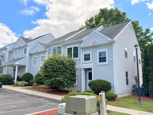 $349,000 | 15 Kendal Lane, Middletown, NY 10940