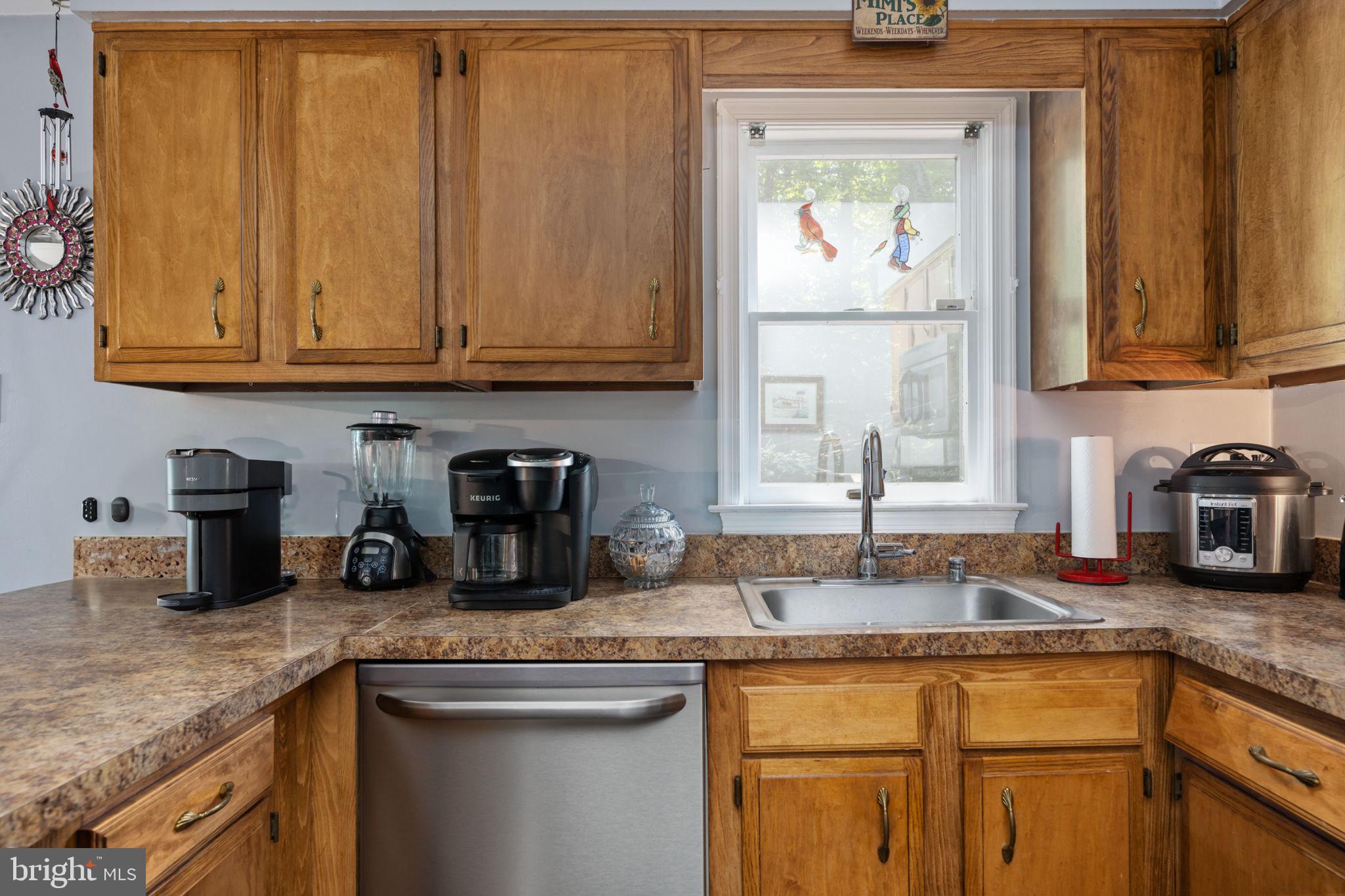 18332 Cato Court Triangle, VA 22172 - Photo 12 of 29