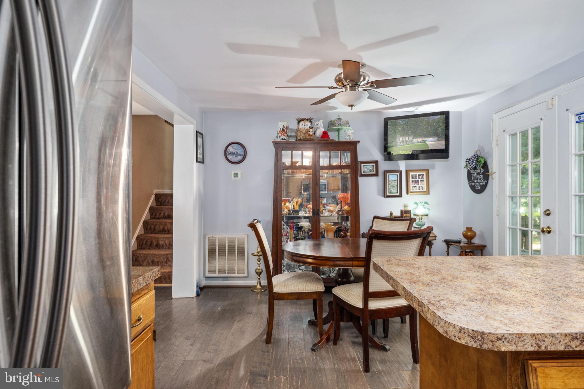 18332 Cato Court Triangle, VA 22172 - Photo 13 of 29