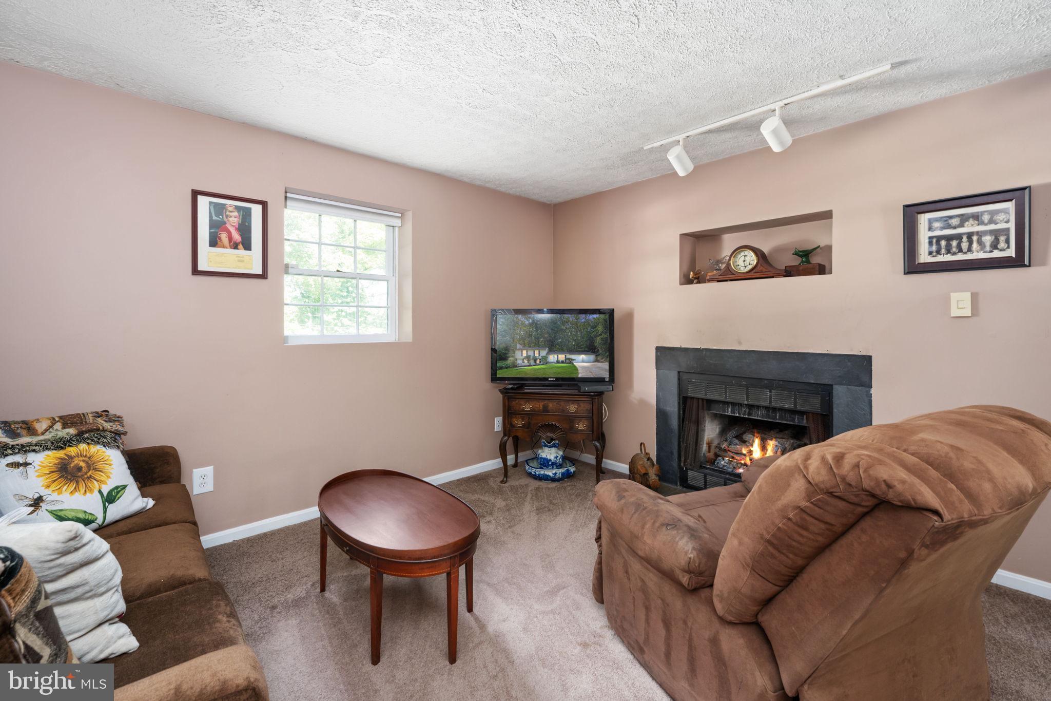 18332 Cato Court Triangle, VA 22172 - Photo 17 of 29