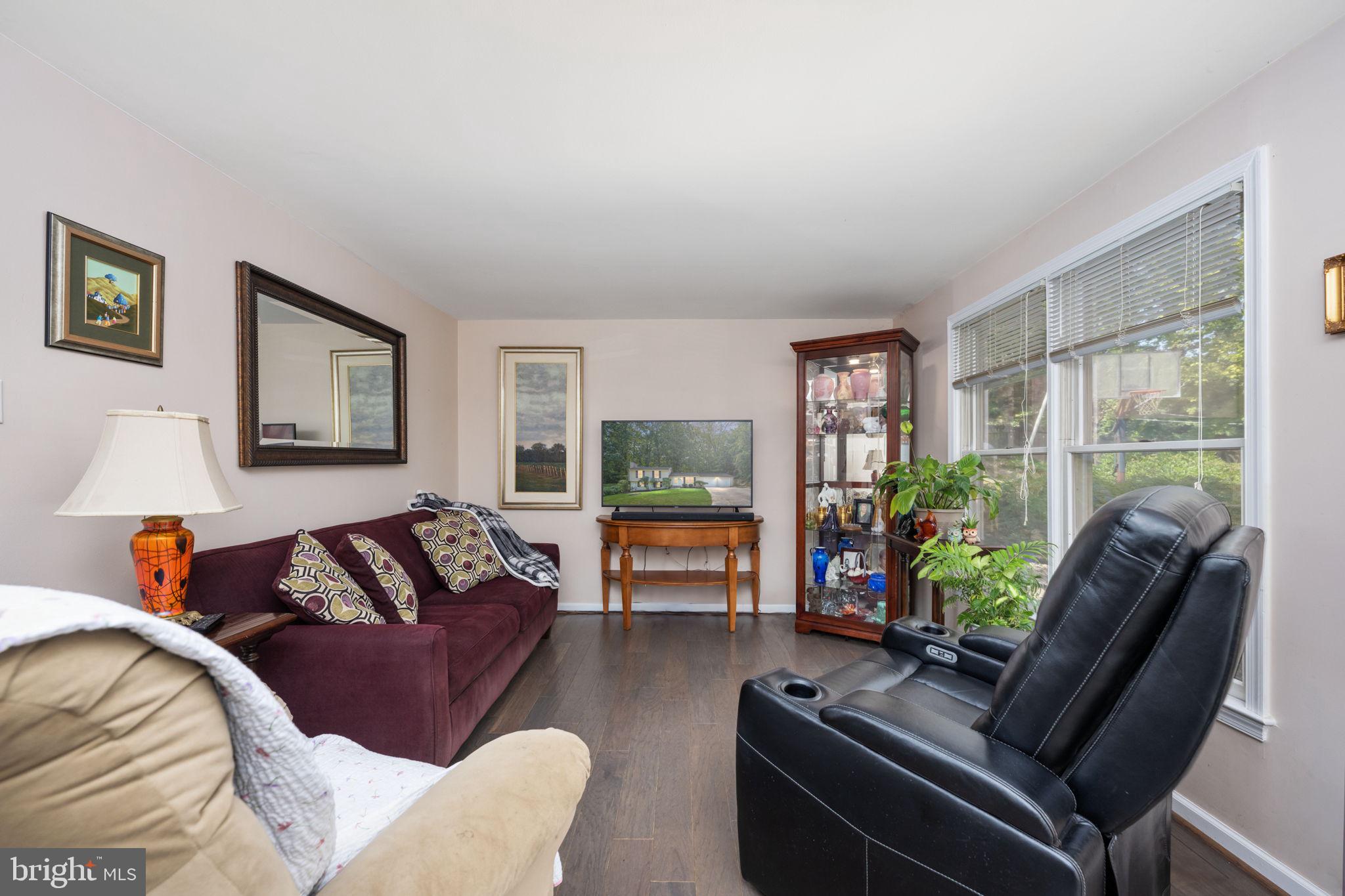 18332 Cato Court Triangle, VA 22172 - Photo 6 of 29