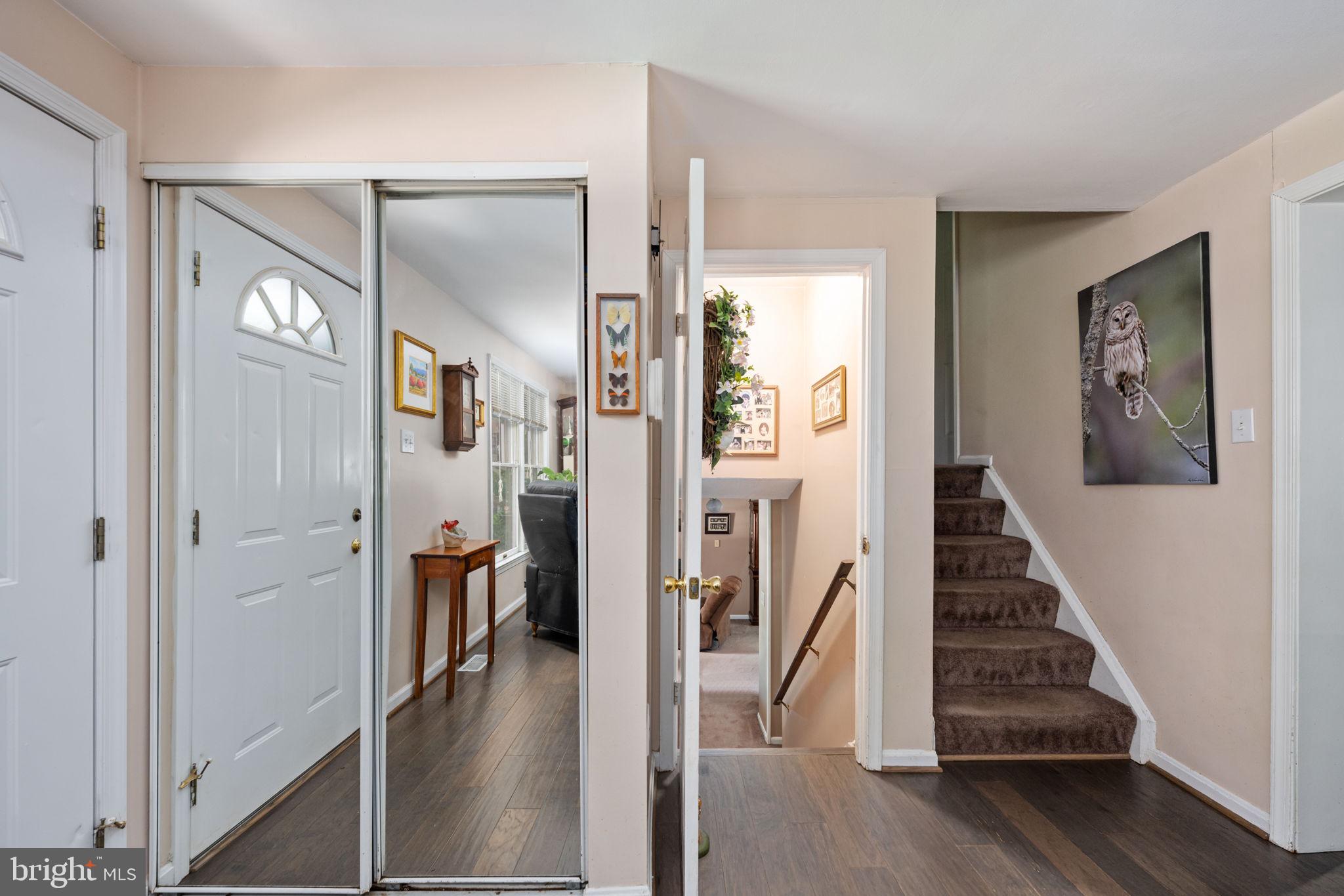 18332 Cato Court Triangle, VA 22172 - Photo 8 of 29