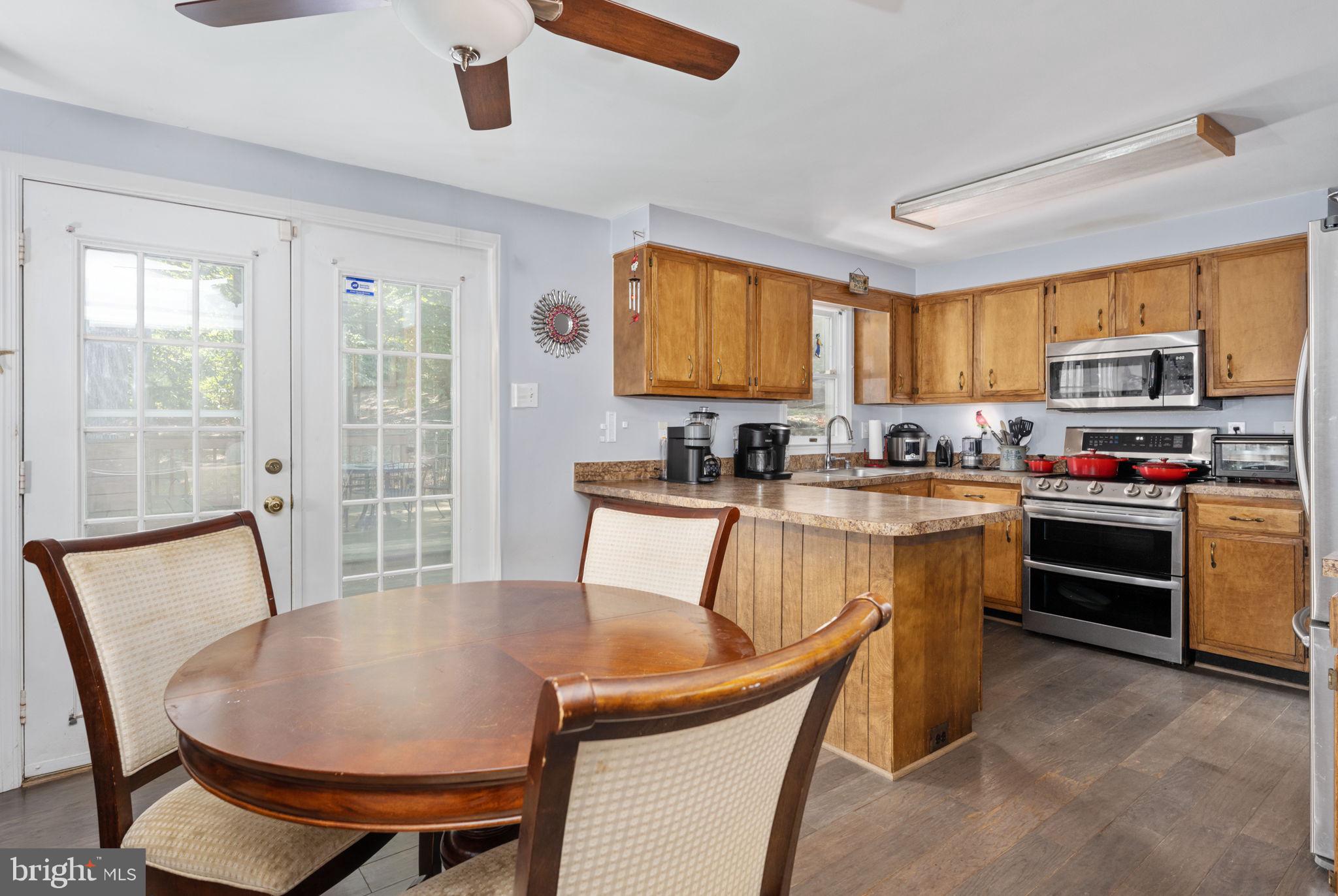 18332 Cato Court Triangle, VA 22172 - Photo 9 of 29