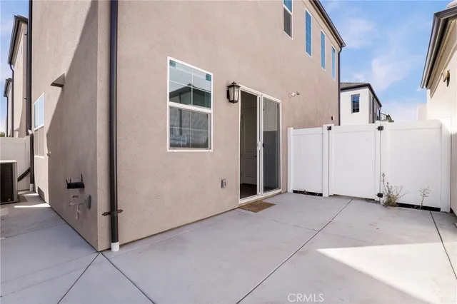 a view of a house with entryway