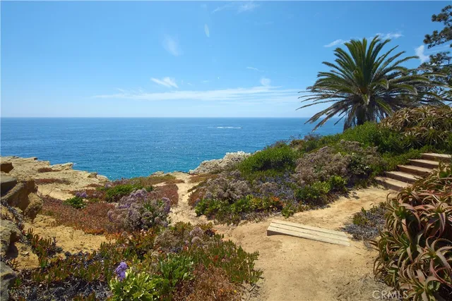 $29,995,000 | 111 South La Senda Drive, Laguna Beach, CA 92651
