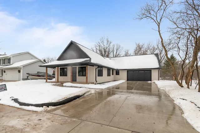 $489,900 | 2849 Ruschfield Drive, Oshkosh, WI 54904