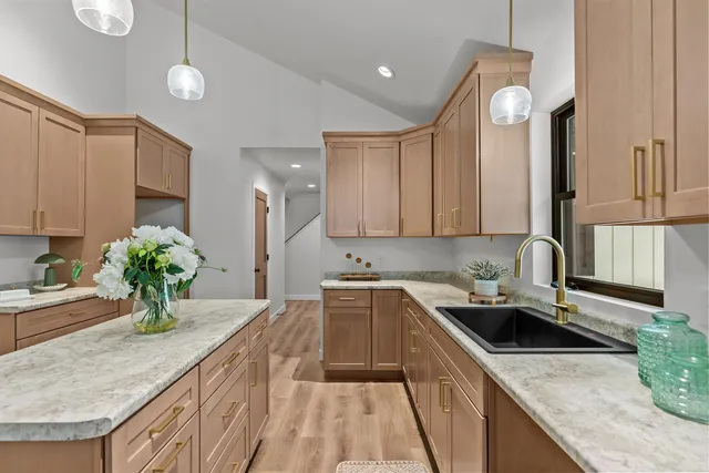 $489,900 | 2849 Ruschfield Drive, Oshkosh, WI 54904