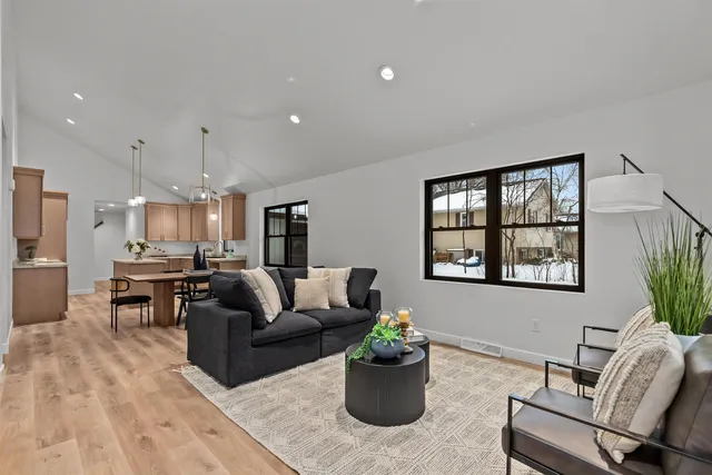 $489,900 | 2849 Ruschfield Drive, Oshkosh, WI 54904