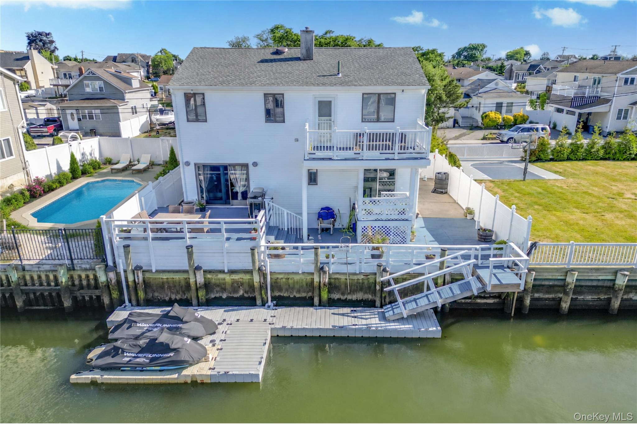 2775 Barbara Road Bellmore, NY 11710 - Photo 18 of 24