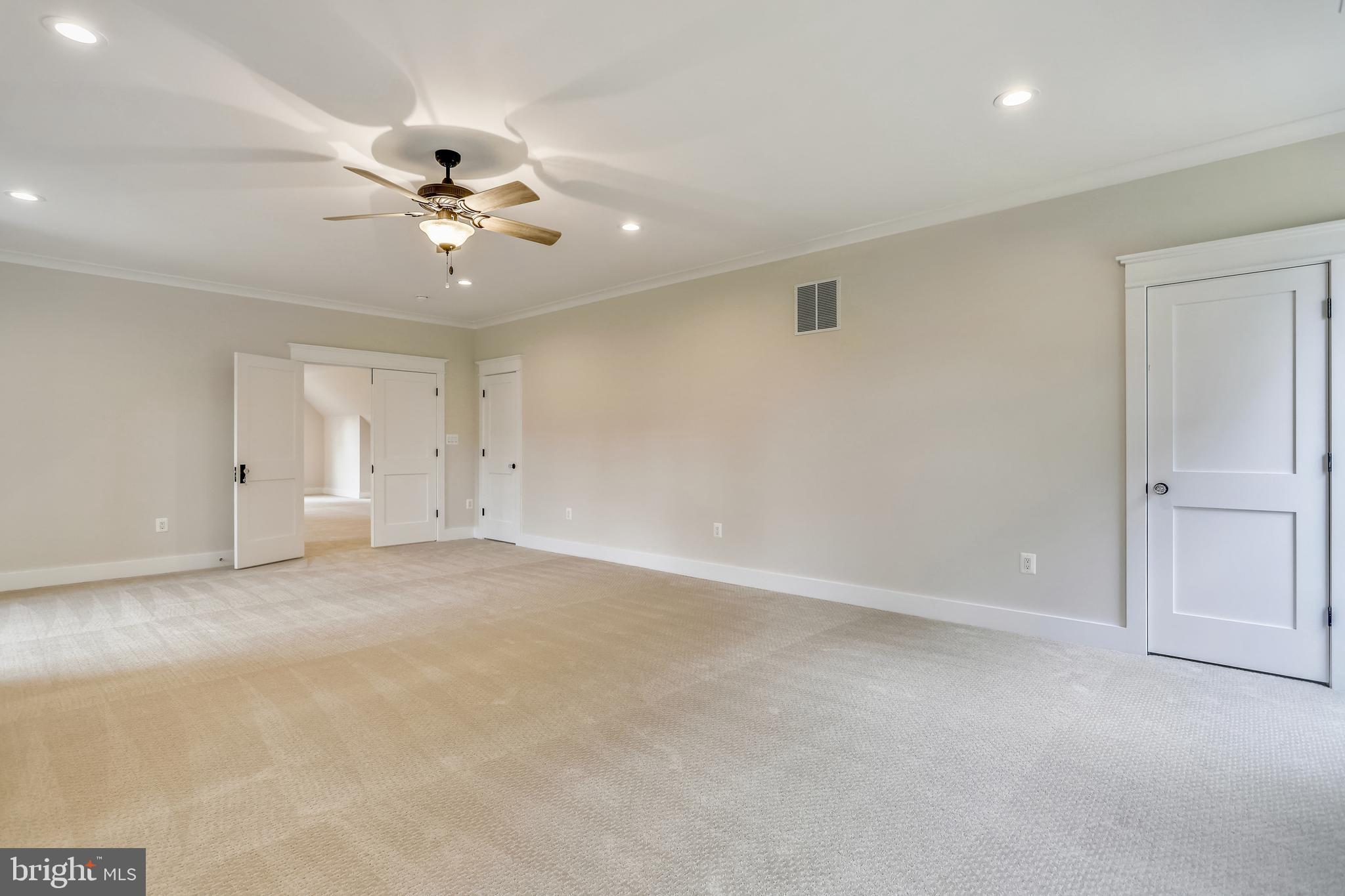 12444 Popes Head Road Clifton, VA 20124 - Photo 27 of 54 2nd Floor Primary Bedroom