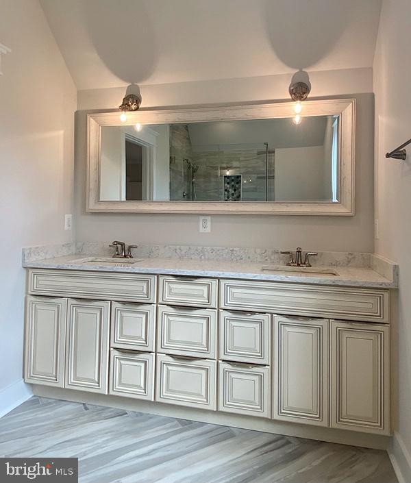 12444 Popes Head Road Clifton, VA 20124 - Photo 28 of 54 2nd Floor Primary Bath