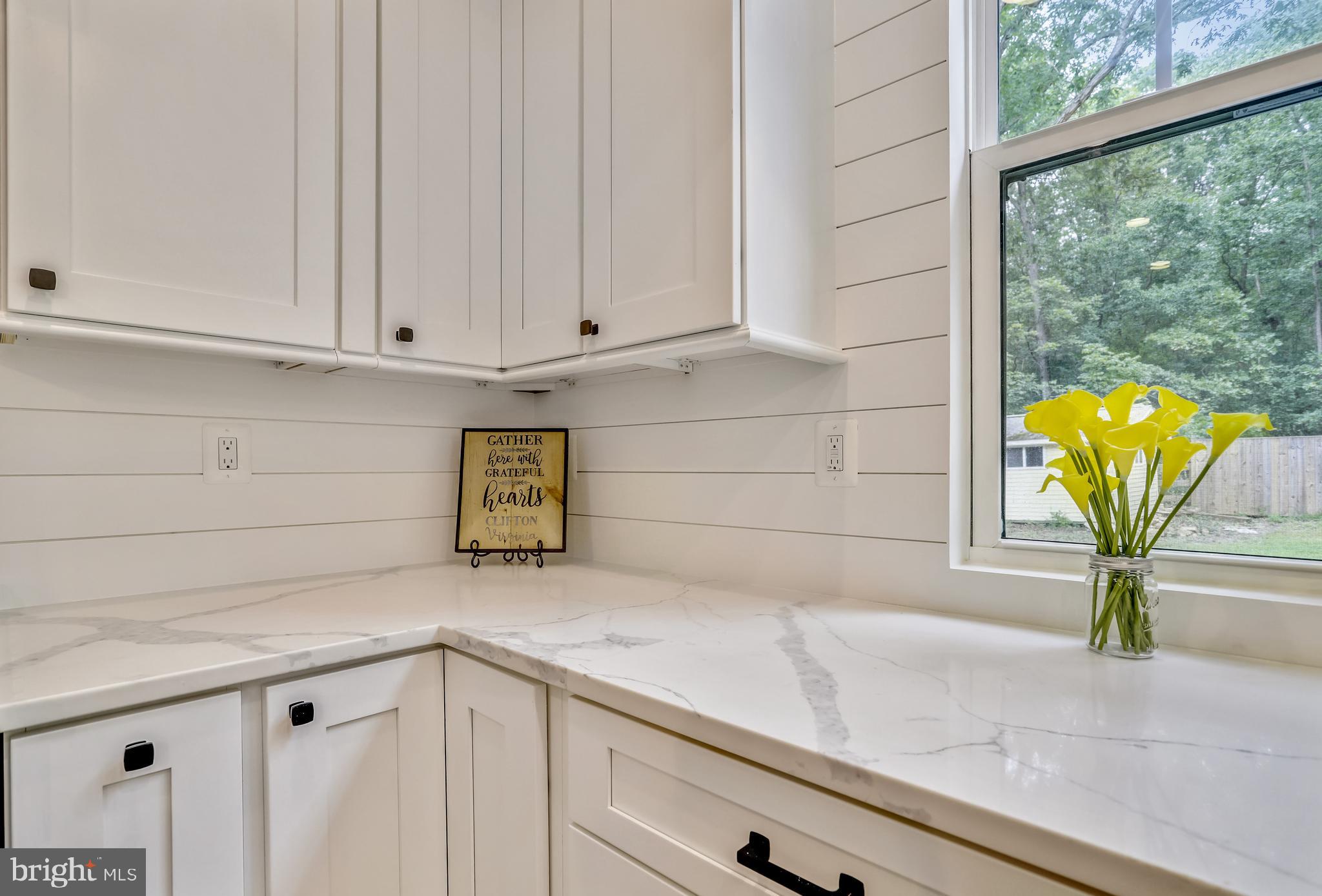 12444 Popes Head Road Clifton, VA 20124 - Photo 9 of 54 Kitchen