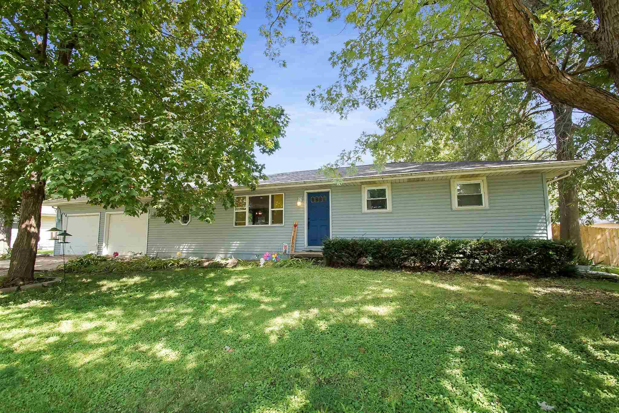 9512 South Robinson Lane Mapleton, IL 61547 - Photo 1 of 27