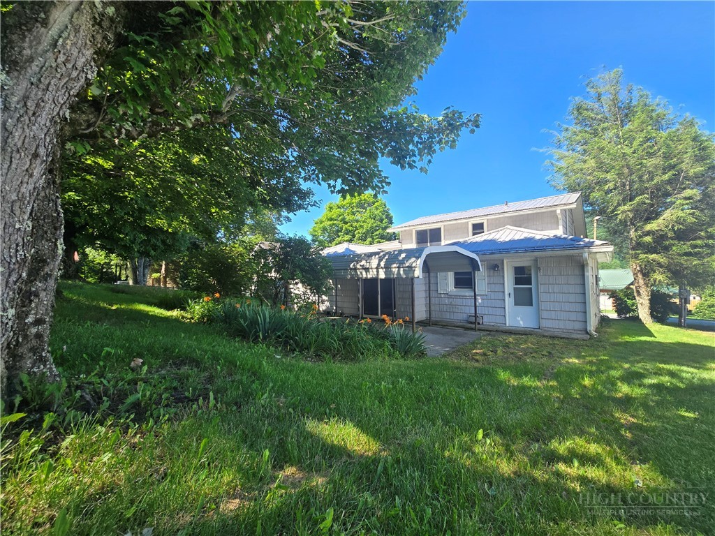 159 Hubert Street Newland, NC 28657 - Photo 32 of 40