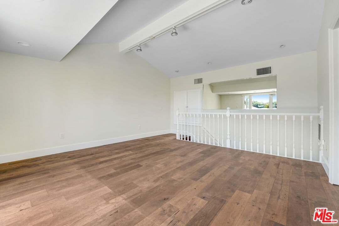 12320 Ridge Circle Los Angeles, CA 90049 - Photo 27 of 38 a view of an empty room