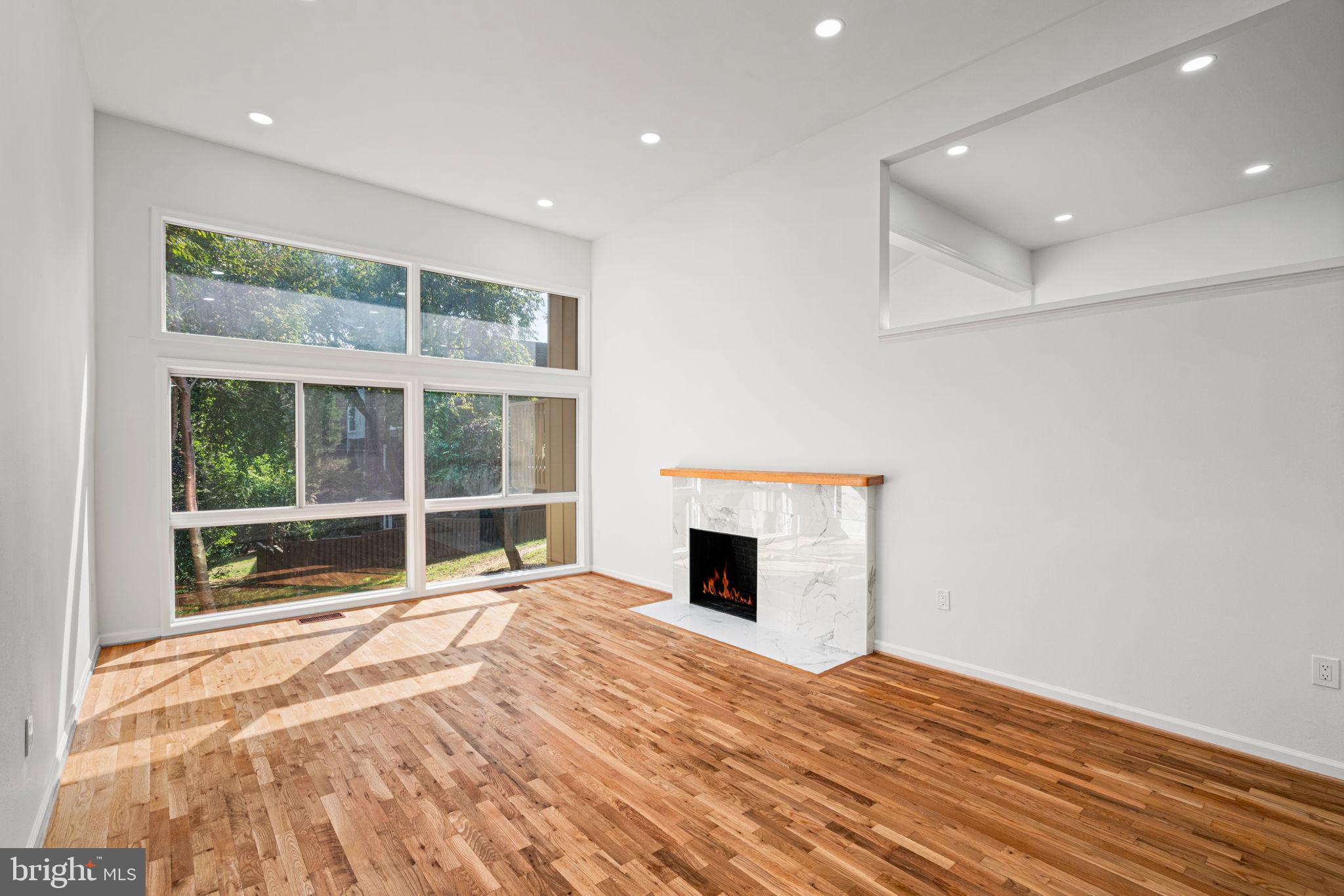 11446 Links Drive Reston, VA 20190 - Photo 25 of 87 Amazing Living Room