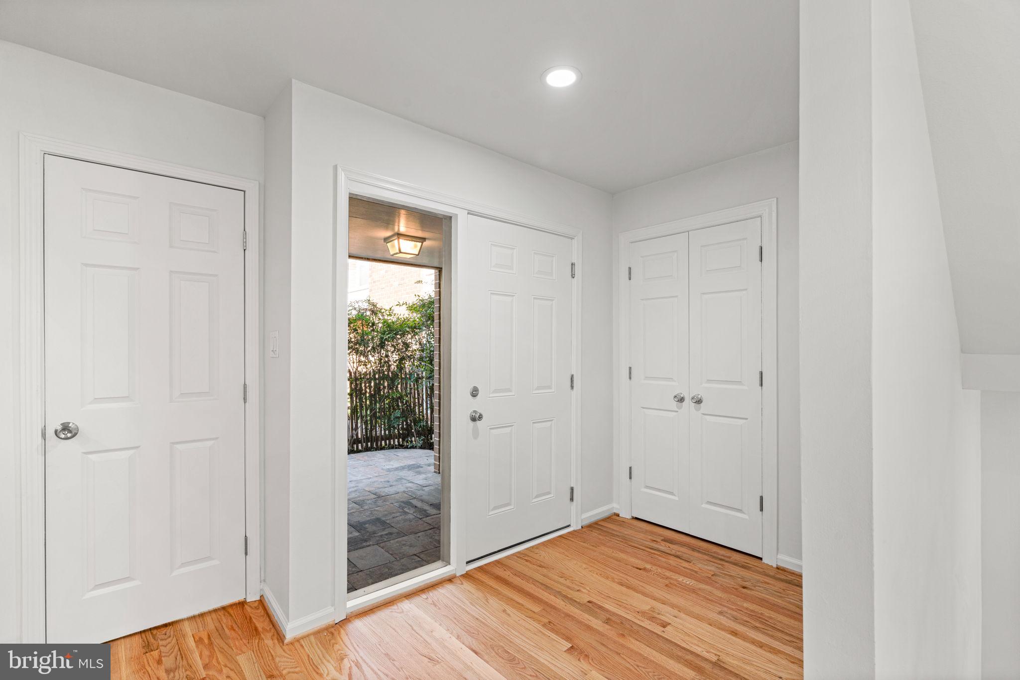 11446 Links Drive Reston, VA 20190 - Photo 5 of 87 Entry Foyer
