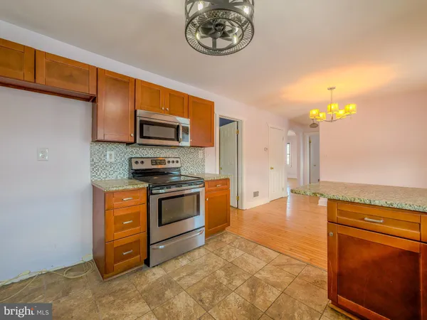 $325,000 | 139 Talbot Avenue, Holmes, PA 19043