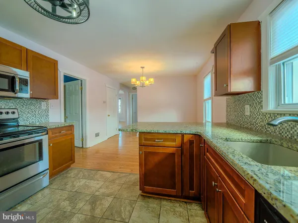 $325,000 | 139 Talbot Avenue, Holmes, PA 19043