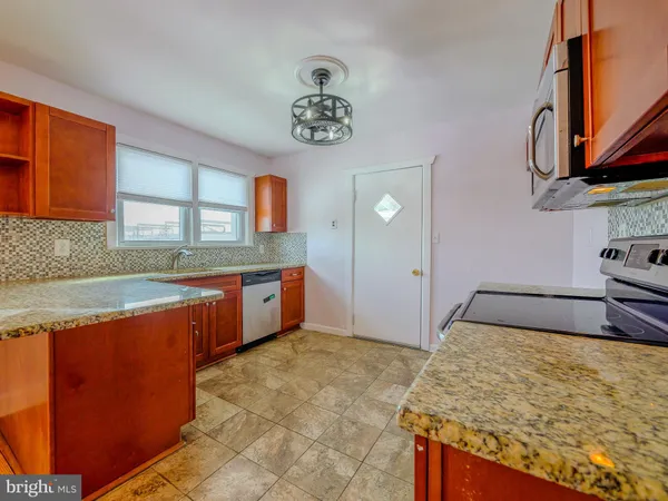 $325,000 | 139 Talbot Avenue, Holmes, PA 19043