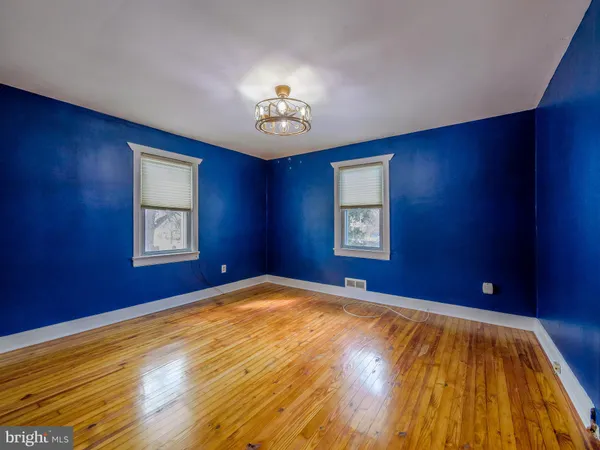 $325,000 | 139 Talbot Avenue, Holmes, PA 19043