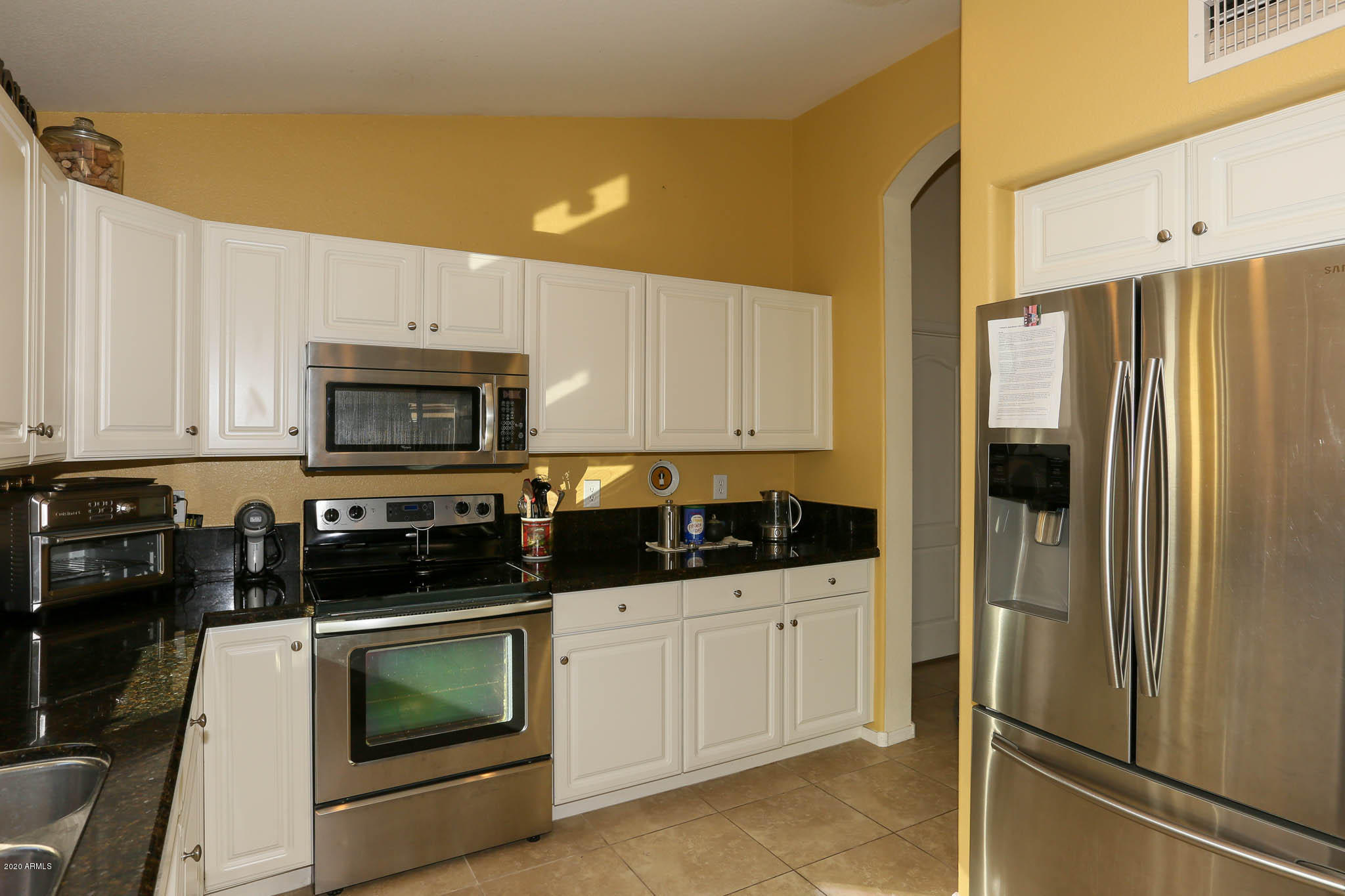 2083 East Willow Wick Road Gilbert, AZ 85296 - Photo 14 of 39 Kitchen3