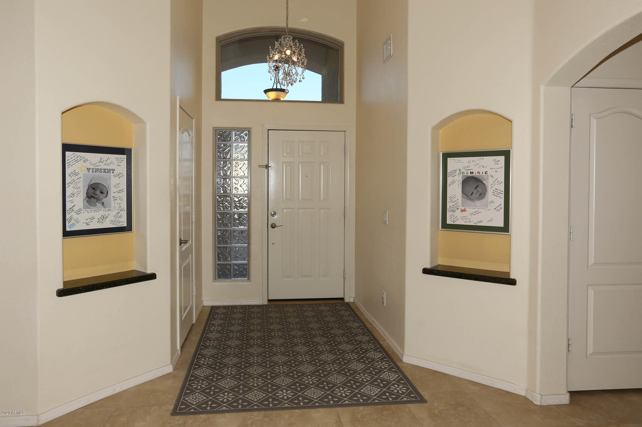 2083 East Willow Wick Road Gilbert, AZ 85296 - Photo 4 of 39 Foyer
