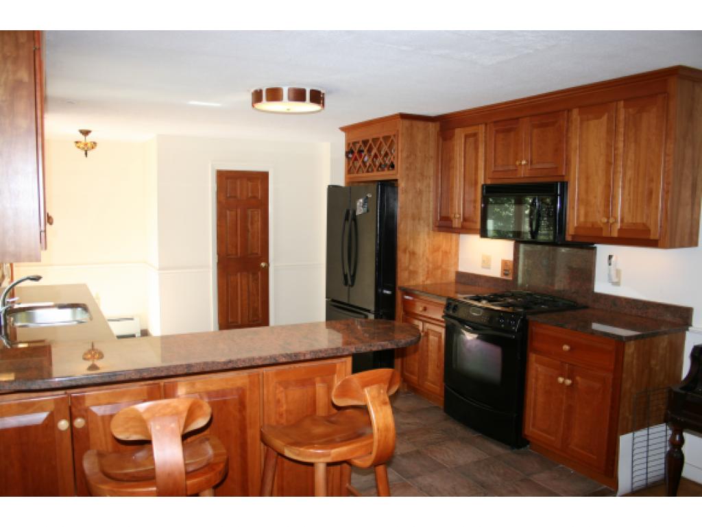 26 Harding Road Portsmouth, NH 03801 - Photo 6 of 29