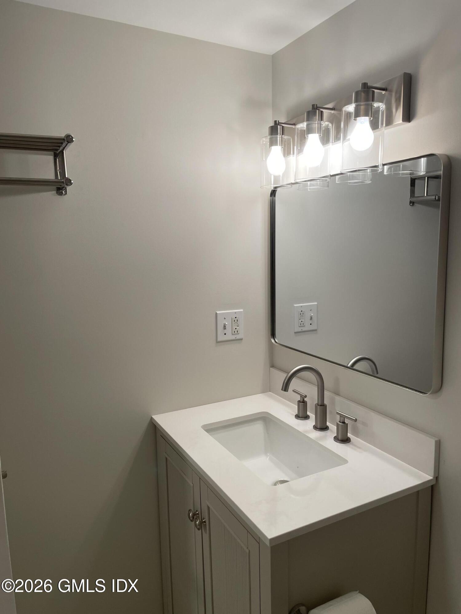 57 Pemberwick Road, Unit 3 Greenwich, CT 06831 - Photo 7 of 12 IMG_1340