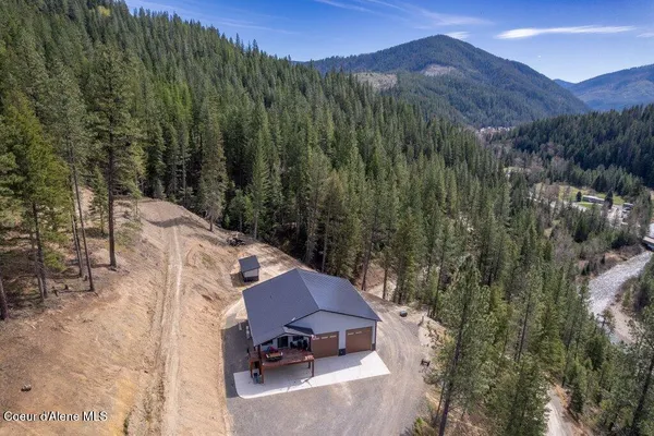 $979,000 | 3835 Pine Creek Road, Pinehurst, ID 83850