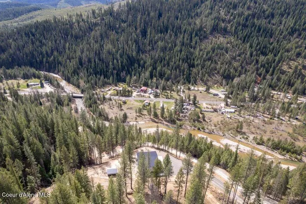 $979,000 | 3835 Pine Creek Road, Pinehurst, ID 83850